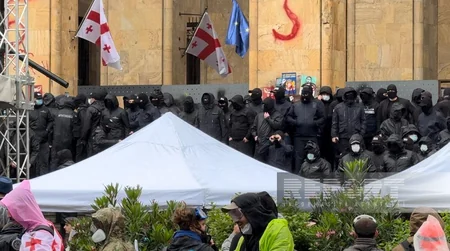 В Тбилиси мобилизовали спецназ для восстановления общественного порядка