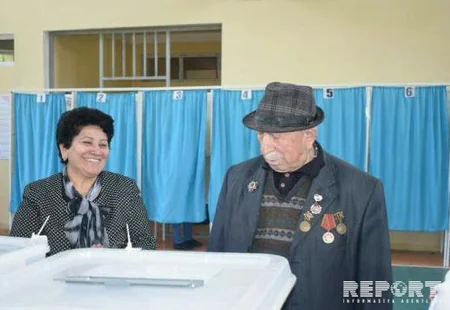 Qazaxda 100 yaşlı seçici səs verib