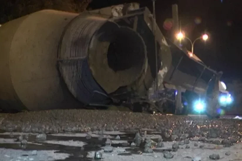 Bakı metropoliteninin işçisi yük maşınını aşırdaraq ağır xəsarət alıb
