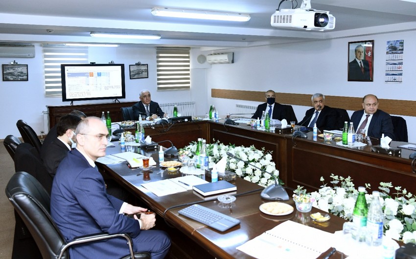 Əli Əsədov neft emalı zavodunda aparılan yenidənqurma işləri ilə tanış olub