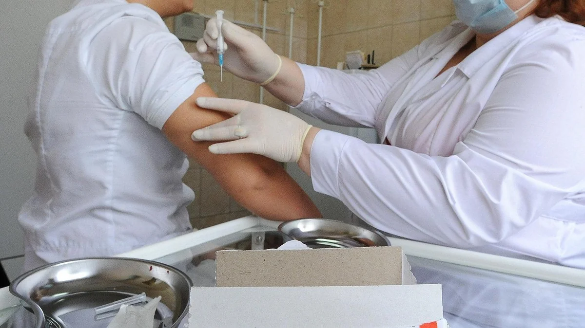 France introduces mandatory vaccination of healthcare workers