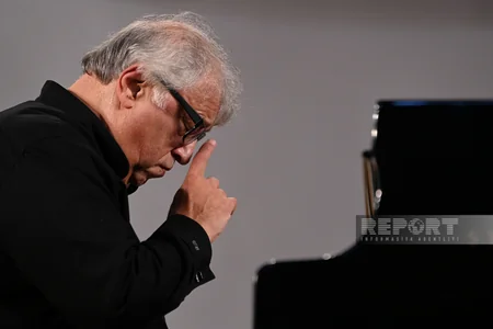 Fərhad Bədəlbəylinin ifasında konsert proqramı təşkil olunub