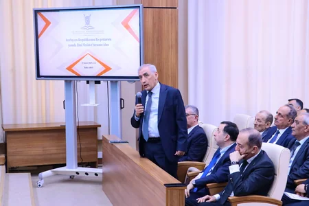 Baş Prokurorluqda aktual hüquqi problemlərin həlli üçün yeni təkliflər müzakirə edilib