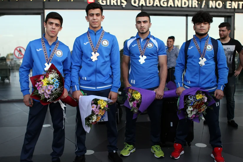 Avropa çempionatında 5 medal qazanan Azərbaycan cüdoçuları Bakıya qayıdıblar