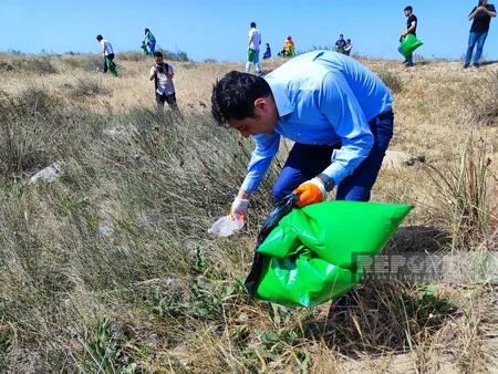 Xəzərin Zirə sahili zolağı tullantılardan təmizlənib