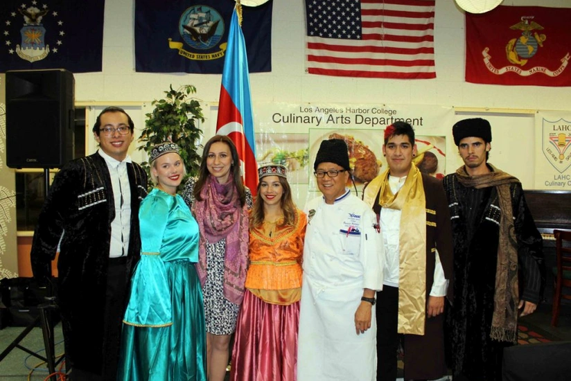 ​Los-Ancelesdə amerikalı tələbələrin hazırladığı Azərbaycan mətbəxi nümunələri təqdim olunub