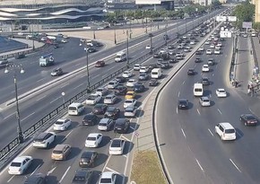 Bakının bir sıra yollarında tıxac yaranıb – SİYAHI