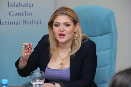 Gəncədə “Səfir olsaydım, Azərbaycanı necə təbliğ edərdim” layihəsi çərçivəsində dəyirmi masa keçirilib