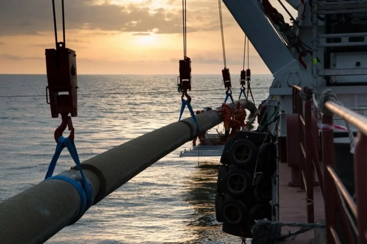 Казахстан изучит возможность строительства экспортного нефтепровода по дну Каспия
