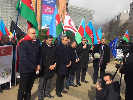 Mətbuat Şurasının sədri Brüsseldə “Xocalıya ədalət” mitinqinə qatılıb