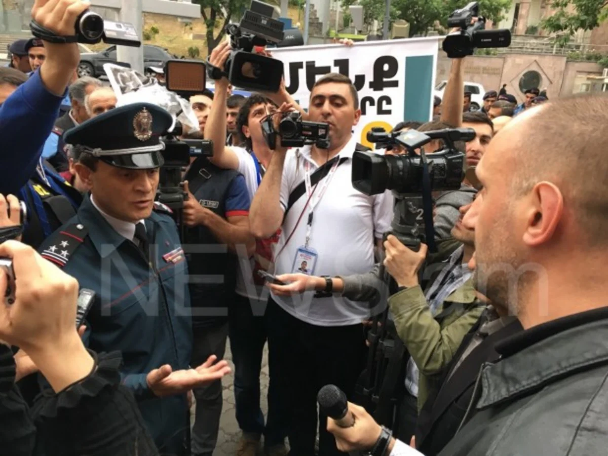 В Ереване стартовала акция протеста с требованием отставки министров иностранных дел и обороны