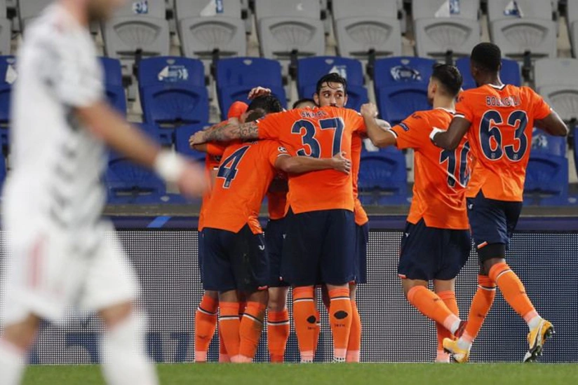 Başakşehir ilk qələbəsini, Zenit ilk xalını qazandı