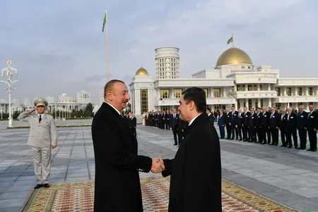 Official welcome ceremony held for President Ilham Aliyev in Ashgabat