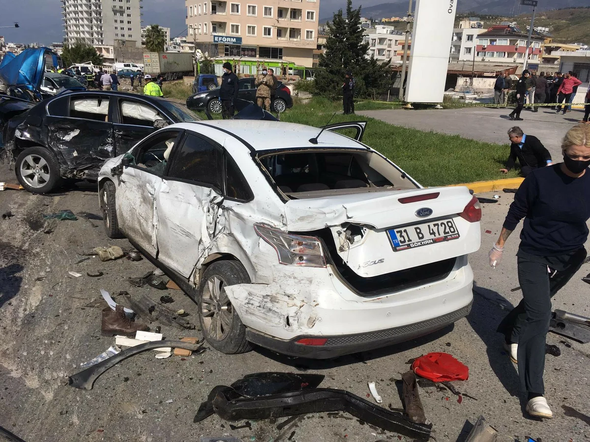 Türkiyədə yol qəzasında 5 nəfər öldü, 15 nəfər yaralandı