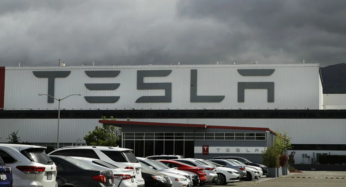 Tesla almost doubles production, supply since early 2021