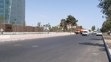 Bakının iki prospektini birləşdirən küçədə yenidənqurma işləri yekunlaşır
