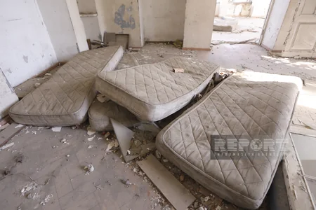 Tərk edilmiş tarixi sanatoriya: Divarları dağılan tikili tarixə qovuşacaq? - REPORTAJ