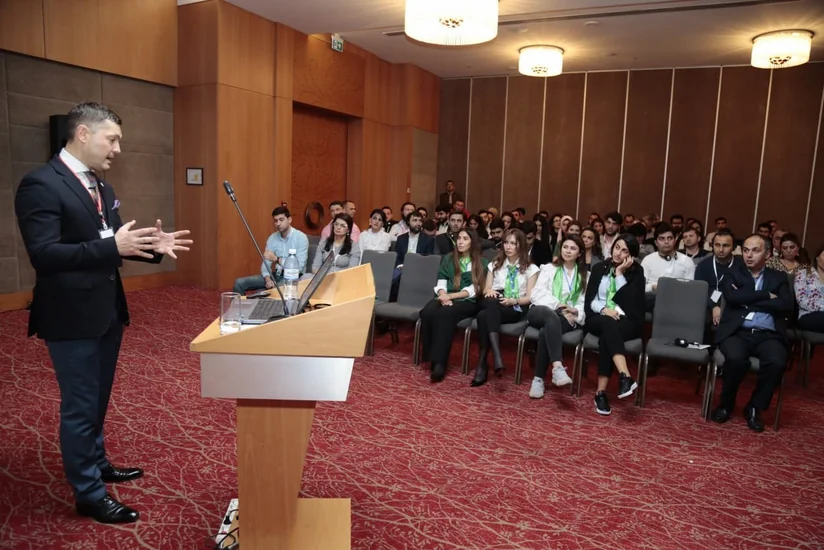 İmplantoloqlar mürəkkəb kliniki situasiyalar və onlarin həllini müzakirə ediblər - VİDEO