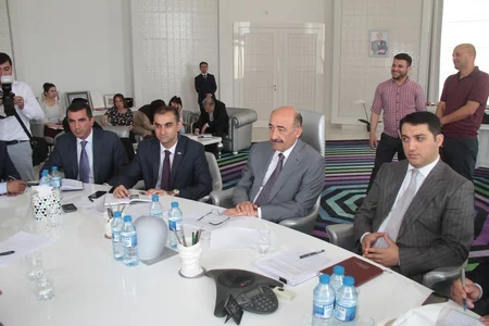 Əbülfəs Qarayev İranın mədəniyyət və islami irşad naziri ilə görüşüb