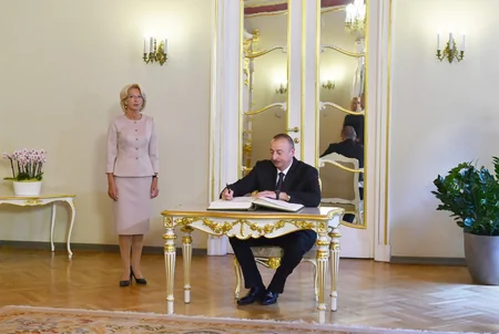 Prezident İlham Əliyev Latviya Seyminin sədri ilə görüşüb - YENİLƏNİB
