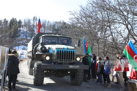 Total of 30 vehicles of peacekeepers move freely through Khankandi-Lachin road
