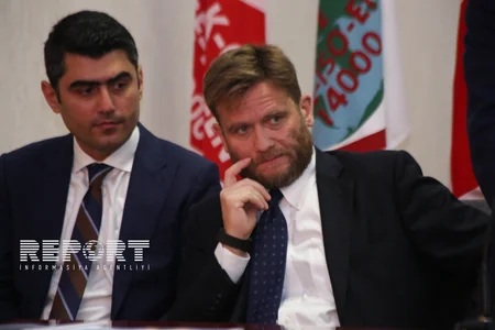 Bakı Ali Neft Məktəbində 2015-2016-cı tədris ilinin başlanması münasibətilə tədbir keçirilib
