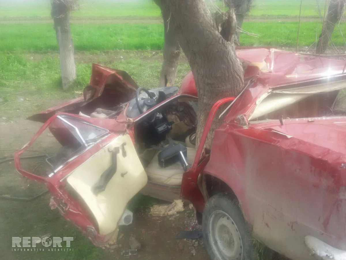 В Агджабеди в результате аварии погибли 2 человека, 4 ранены - ФОТО - ВИДЕО