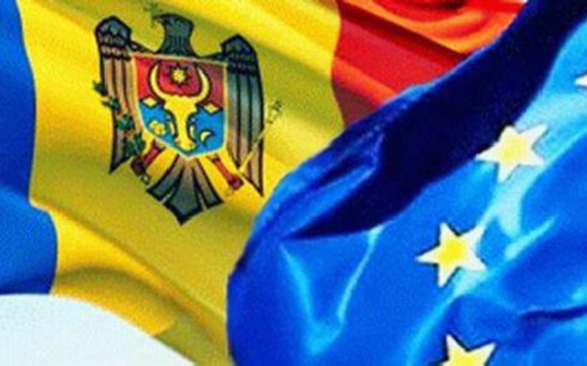 Minlərlə moldovan Rumıniya ilə birləşməyi tələb edən mitinqə qatılıb
