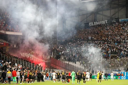 Marsel - Qalatasaray oyununda yaşananlara görə 5 azarkeş saxlanılıb