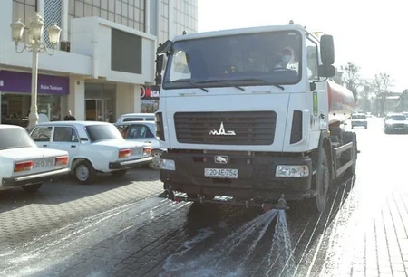 Gəncədə küçə və prospektlər, çoxmənzilli binalar dezinfeksiya olunur