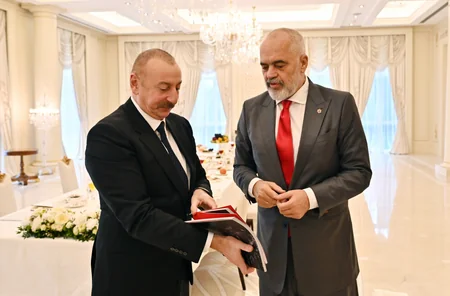 Azərbaycan Prezidentinin Albaniyanın Baş naziri ilə təkbətək və geniş tərkibdə görüşü olub - YENİLƏNİB-2