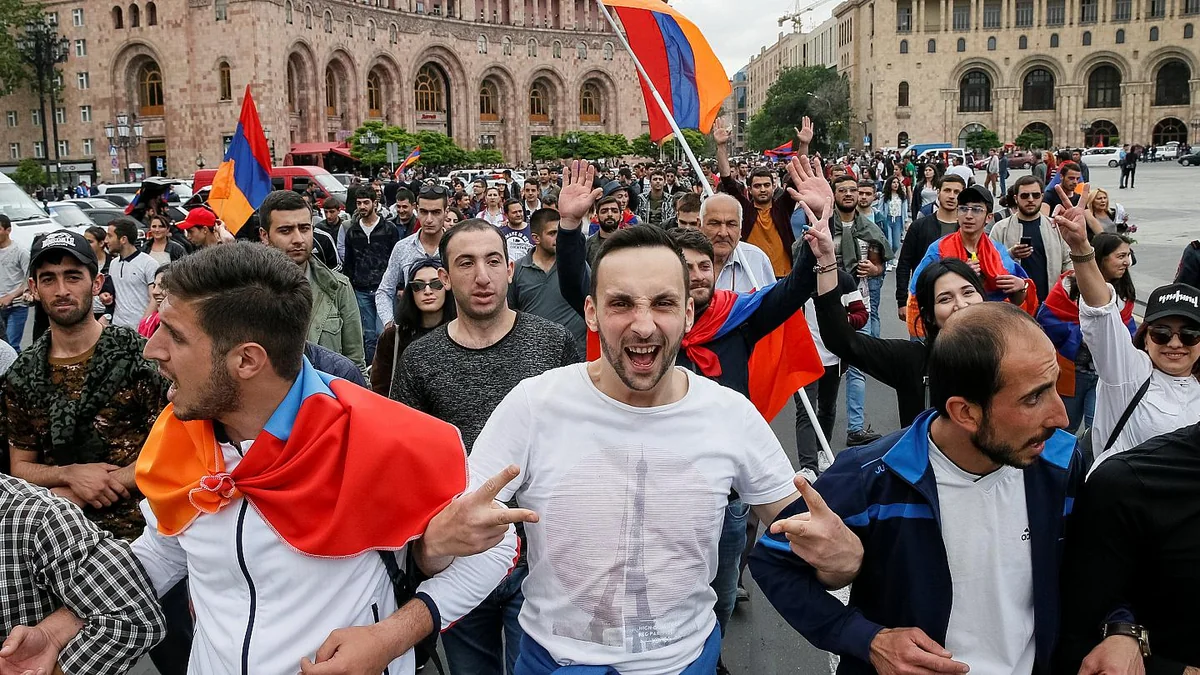 Ermənistanda Rusiyaya etimad göstərənlərin sayı azalıb