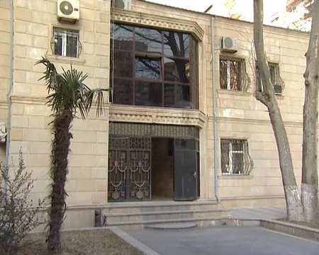 Bakıda aptekə basqın olub