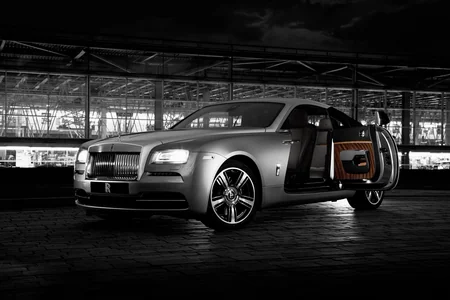 Azərbaycan müştərilərinə yeni Rolls-Royce avtomobili təklif olunur