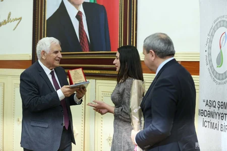 BDU-da ümummilli lider Heydər Əliyevə həsr olunmuş məqalə müsabiqəsinin qalibləri mükafatlandırılıb