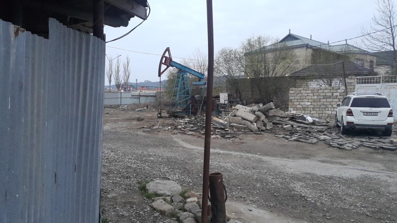 Bibiheybət Neft-Qazçıxarma İdarəsinin 3 saylı Mədən ərazisində 3488 saylı quyunun mühafizə zolağında Arif İsmayılov küçəsi dalan-2 ünvanında 2020-ci ildə tikilmiş fərdi yaşayış evi