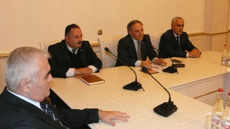 Gəncədə Mətbuatda Azərbaycan ədəbi dilinin qorunması: problemlər və perspektivlər mövzusunda dəyirmi masa keçirilib