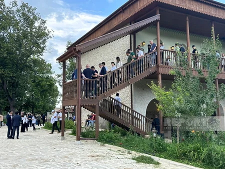 Qlobal Forumun iştirakçıları Şuşanın tarixi məkanları və əsrarəngiz təbiəti ilə tanış olublar