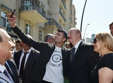 President Ilham Aliyev attends opening of garden outside Tazapir mosque and Central Park built along Fuzuli street