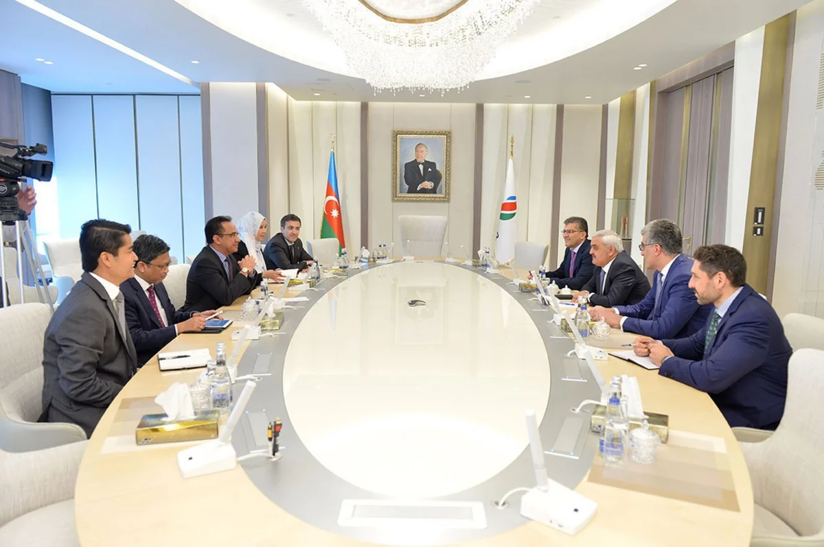 SOCAR и Petronas обсудили вопрос развития сотрудничества