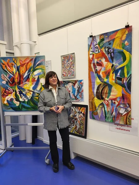 Parisdə azərbaycanlı qadın rəssamların əsərləri nümayiş etdirilib