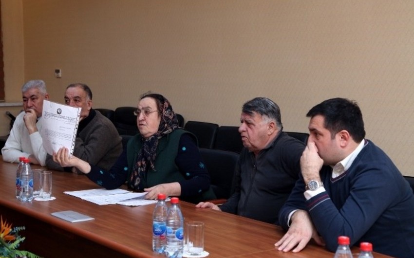 “Azəriqaz”ın baş direktoru qazdan qanunsuz olaraq istifadə edən sakinlərlə görüşdü - VİDEO