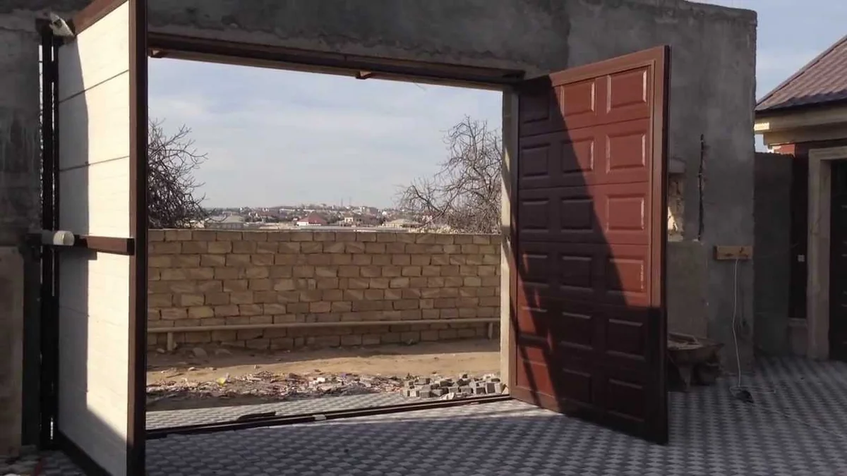 Bakıda darvaza oğurlanıb