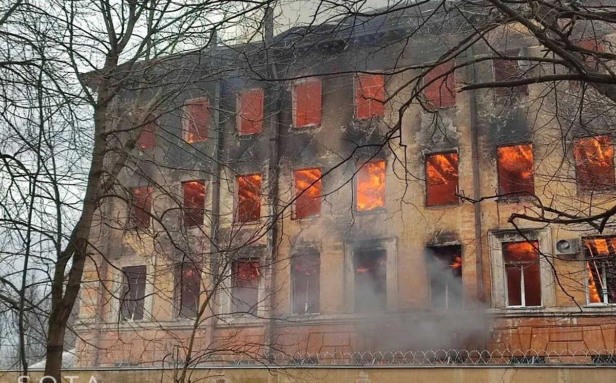Число погибших при пожаре в военном НИИ в Твери выросло до 22