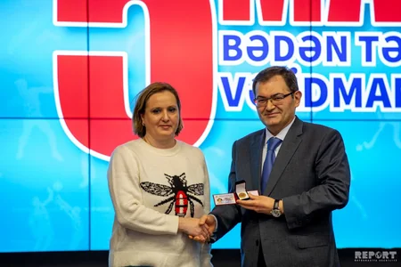 Federasiya prezidentinə əməkdar məşqçi adı verildi - FOTO