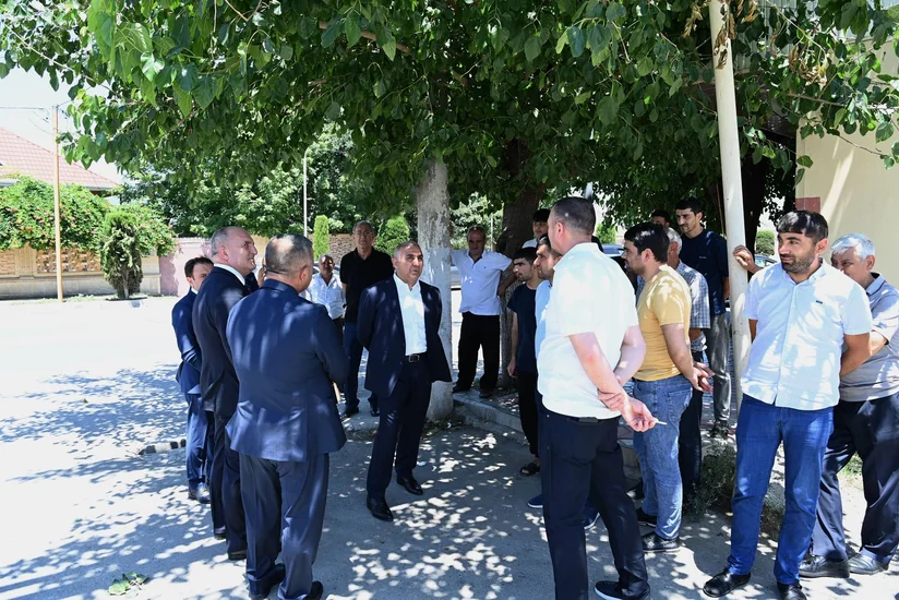 Vüqar Əhmədov Ağcabədidə vətəndaşları qəbul edib