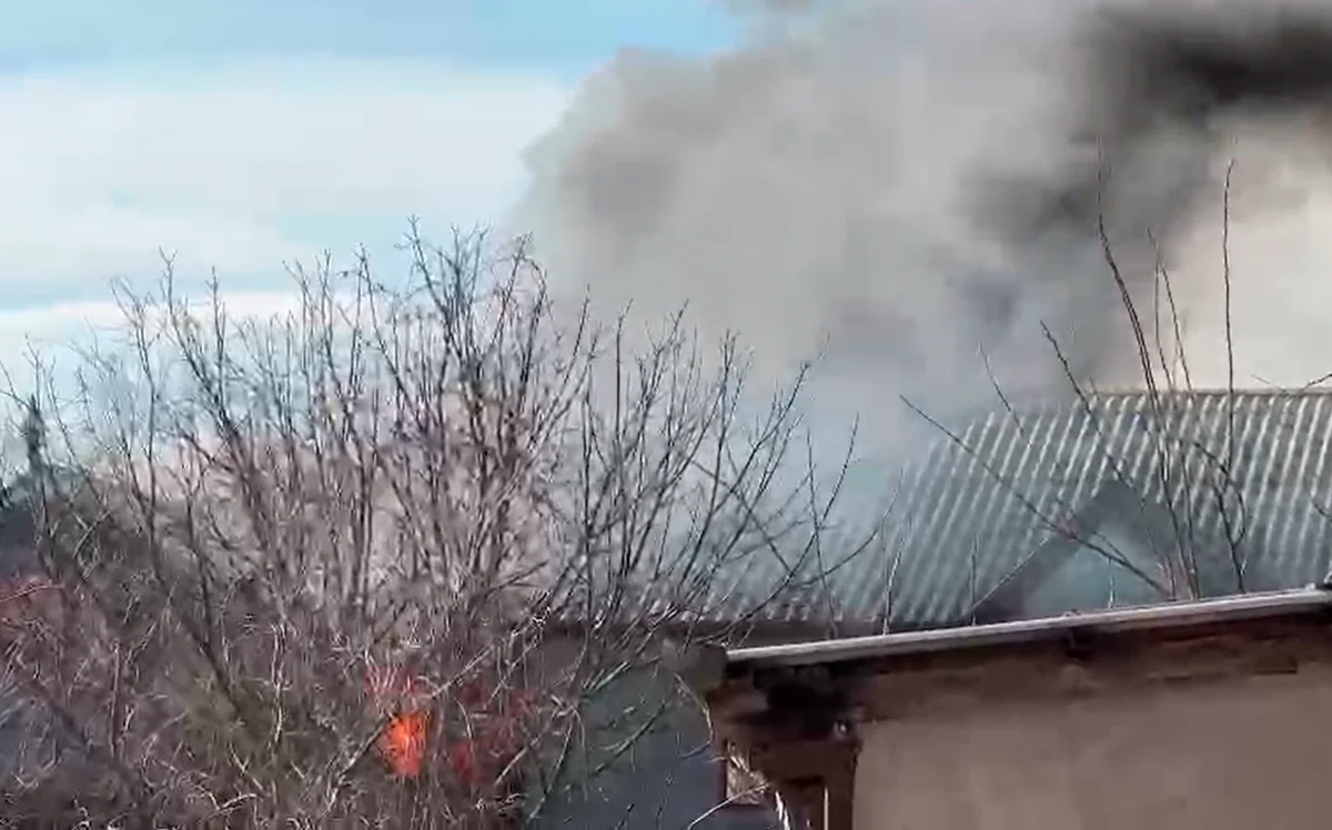 В Сумгайыте пожар в жилом доме потушен