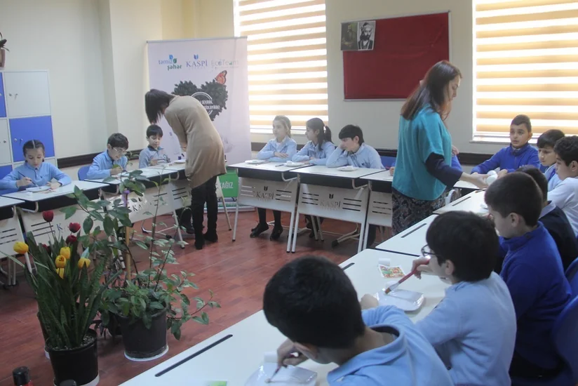 Kaspi liseyi Təmiz Şəhər ASC-in köməyi ilə 5 ağac xilas edib