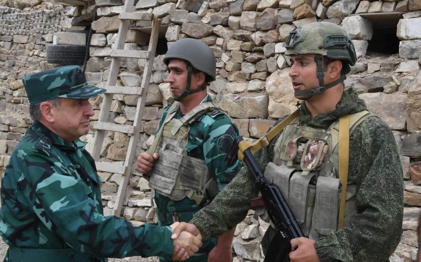 Assistant to President visits military unit on border
