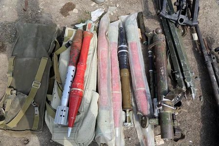 Düşmənin döyüş texnikası və silah-sursatı ələ keçirilib